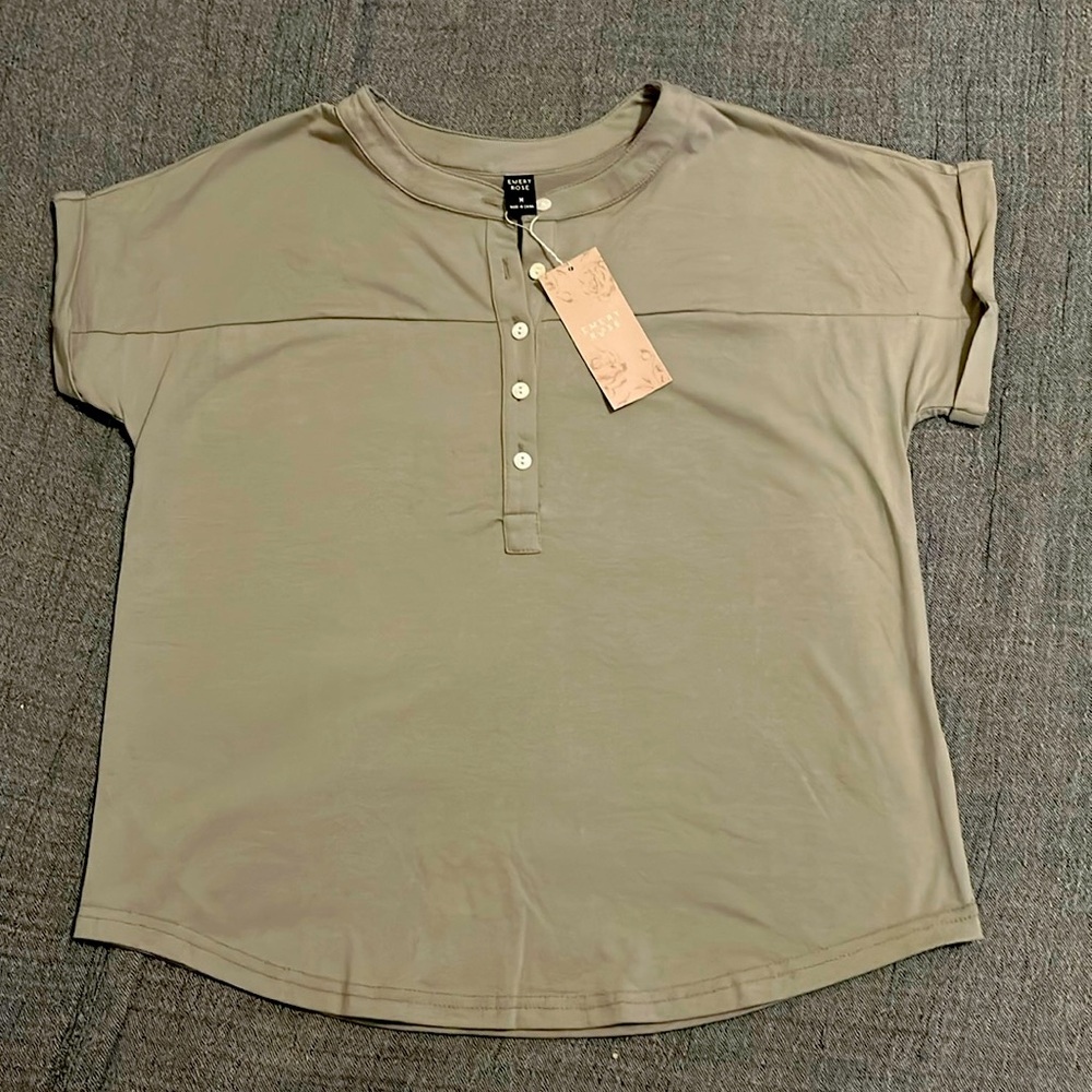 Emery Rose Size Medium Grey Women’s T